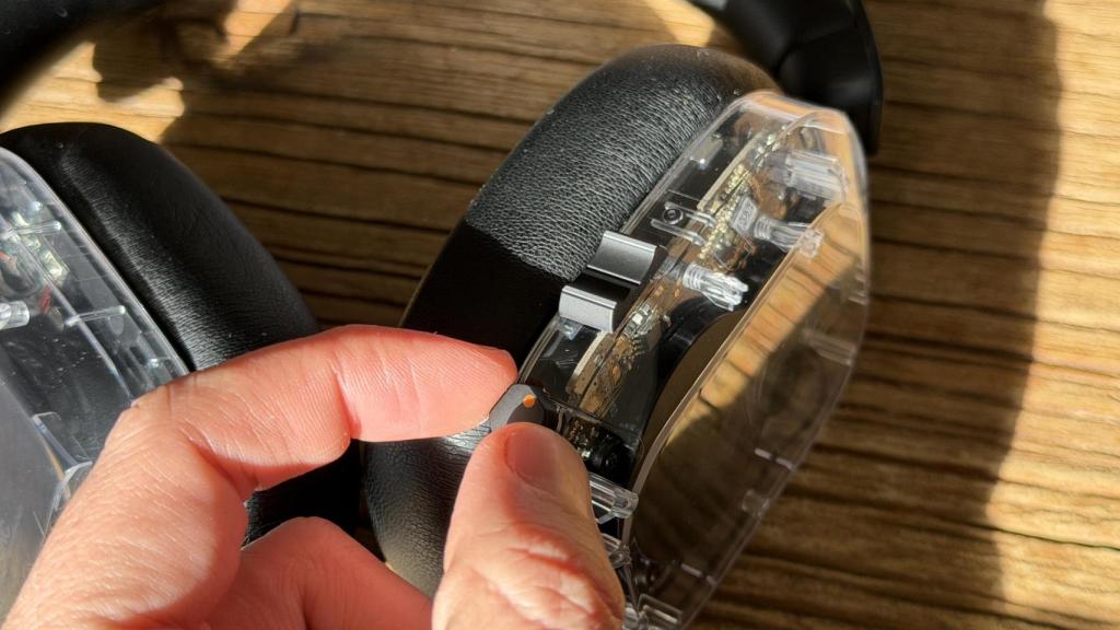 Botones de control de los Mondo Over-ear.