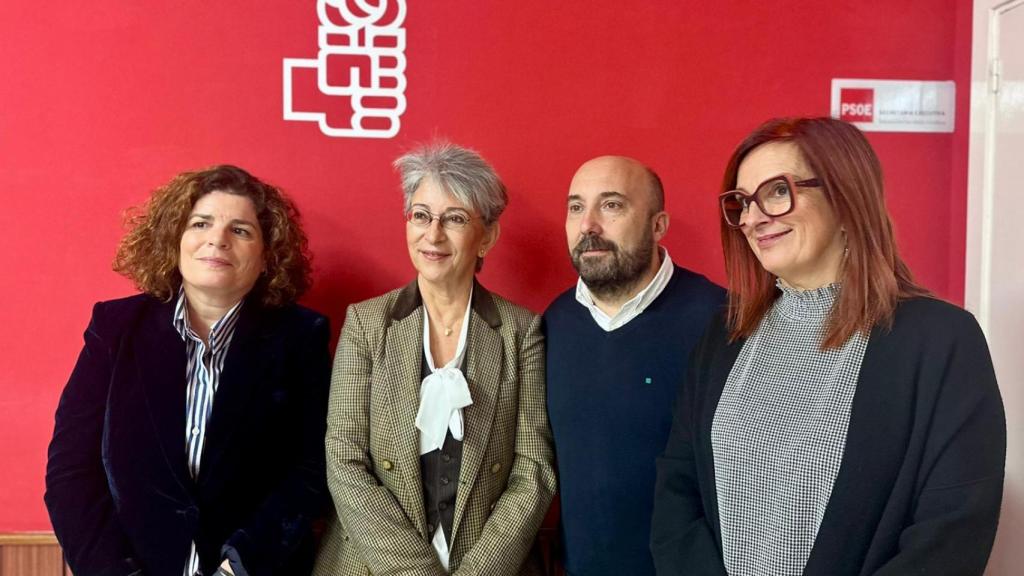 Rivas, Longueira, Lage y Villar, en la sede del PSdeG-PSOE en A Coruña.