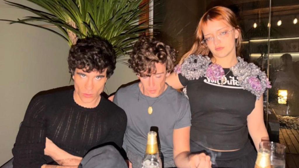 Javier Calvo, con Guitarricadelafuente y Elena, miembro del equipo de Suma Content, en sus redes sociales.