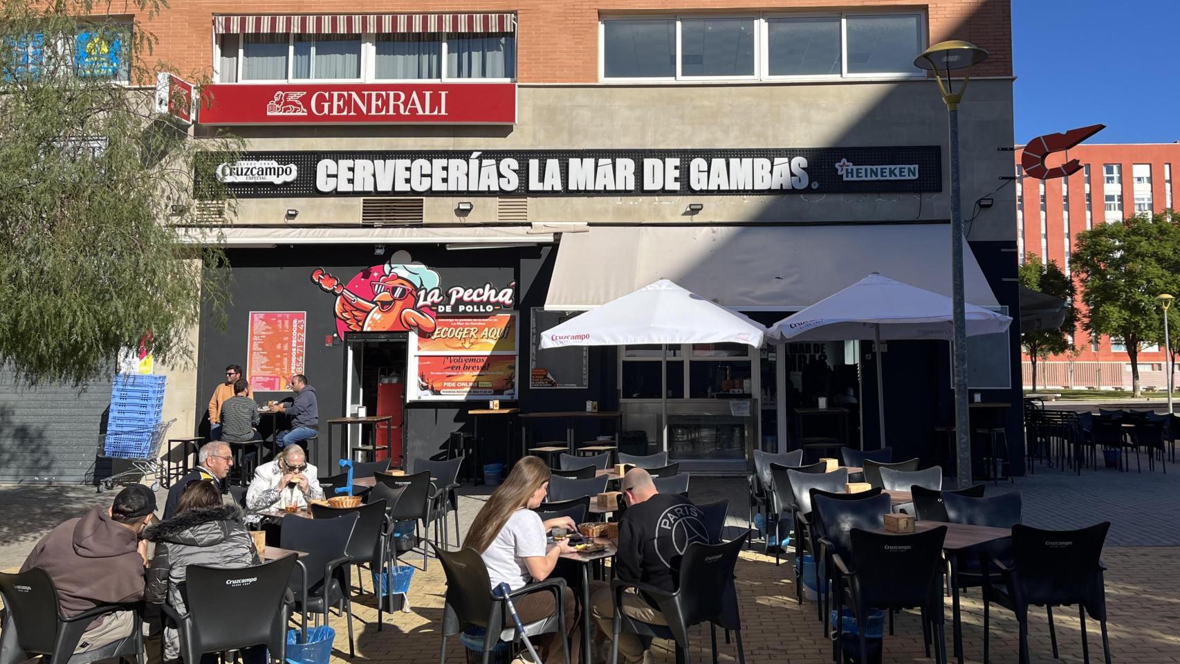Uno de los locales de La Mar de Gambas, en Sevilla.
