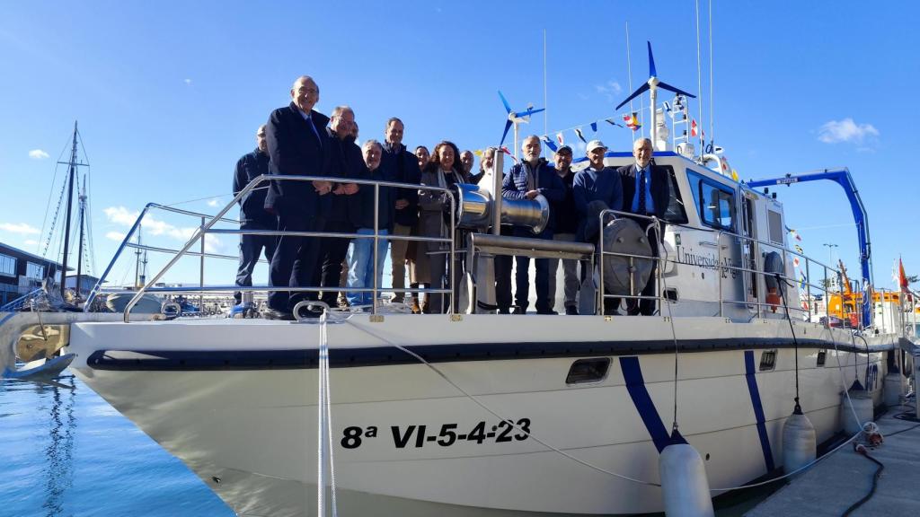 El nuevo buque oceanográfico del CIM UVigo ultima sus preparativos en el Puerto