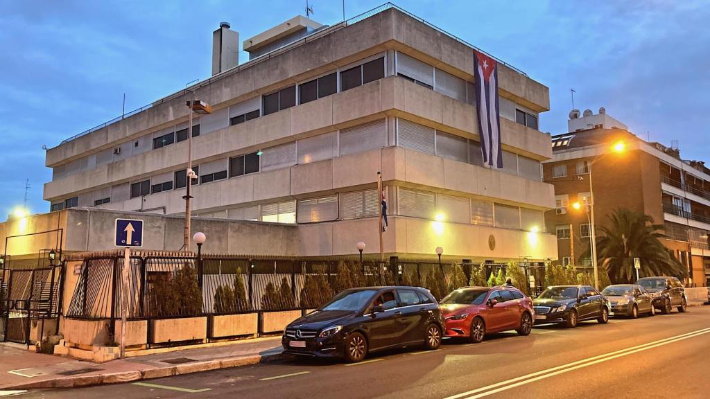 Embajada y Consulado General de Cuba en Madrid (Paseo de La Habana, 194).