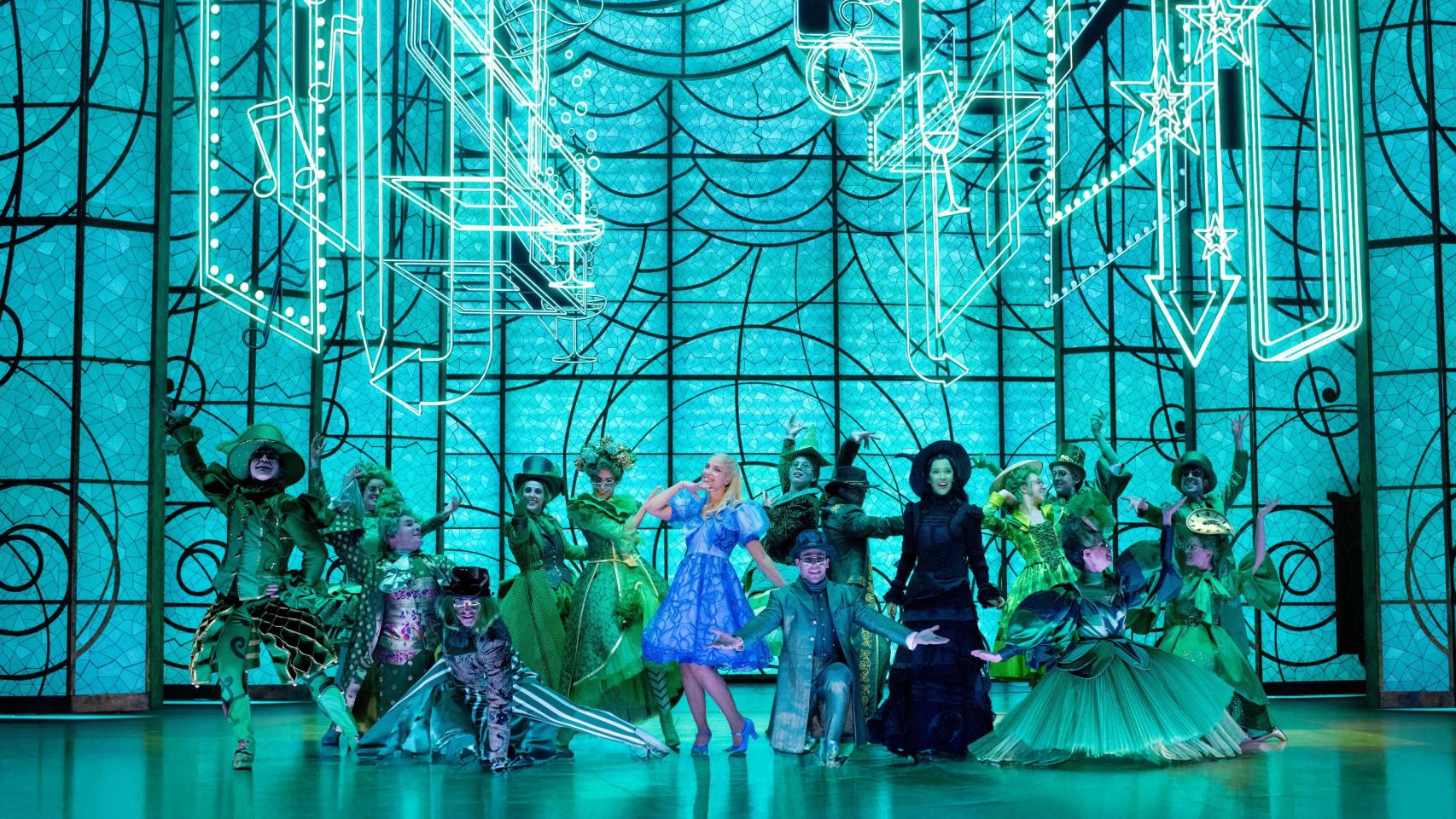 La puesta en escena en Madrid del musical 'Wicked' en el que participa Aarón Mata.