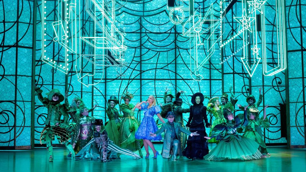 La puesta en escena en Madrid del musical 'Wicked' en el que participa Aarón Mata.