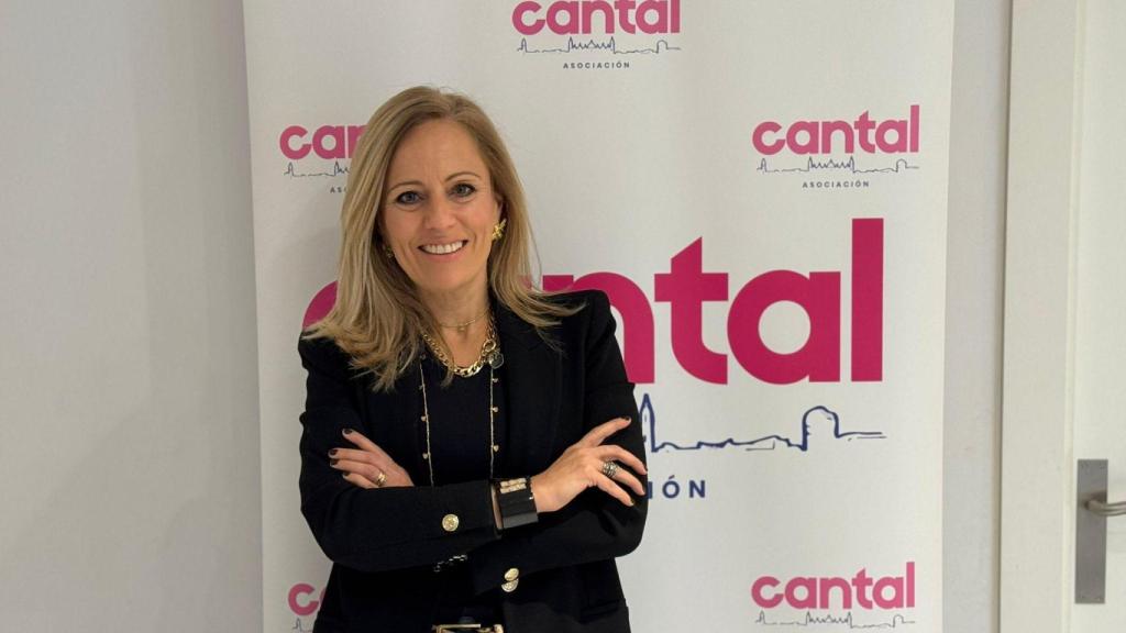 Luz Azuero en la sede de la Asociación Cantal.