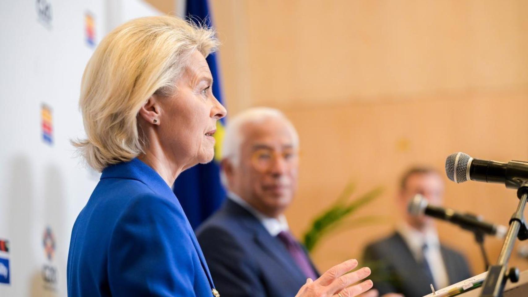 La presidenta de la Comisión, Ursula von der Leyen, y el jefe del Consejo Europeo, António Costa, durante la rueda de prensa previa al G20 de Johannesburgo