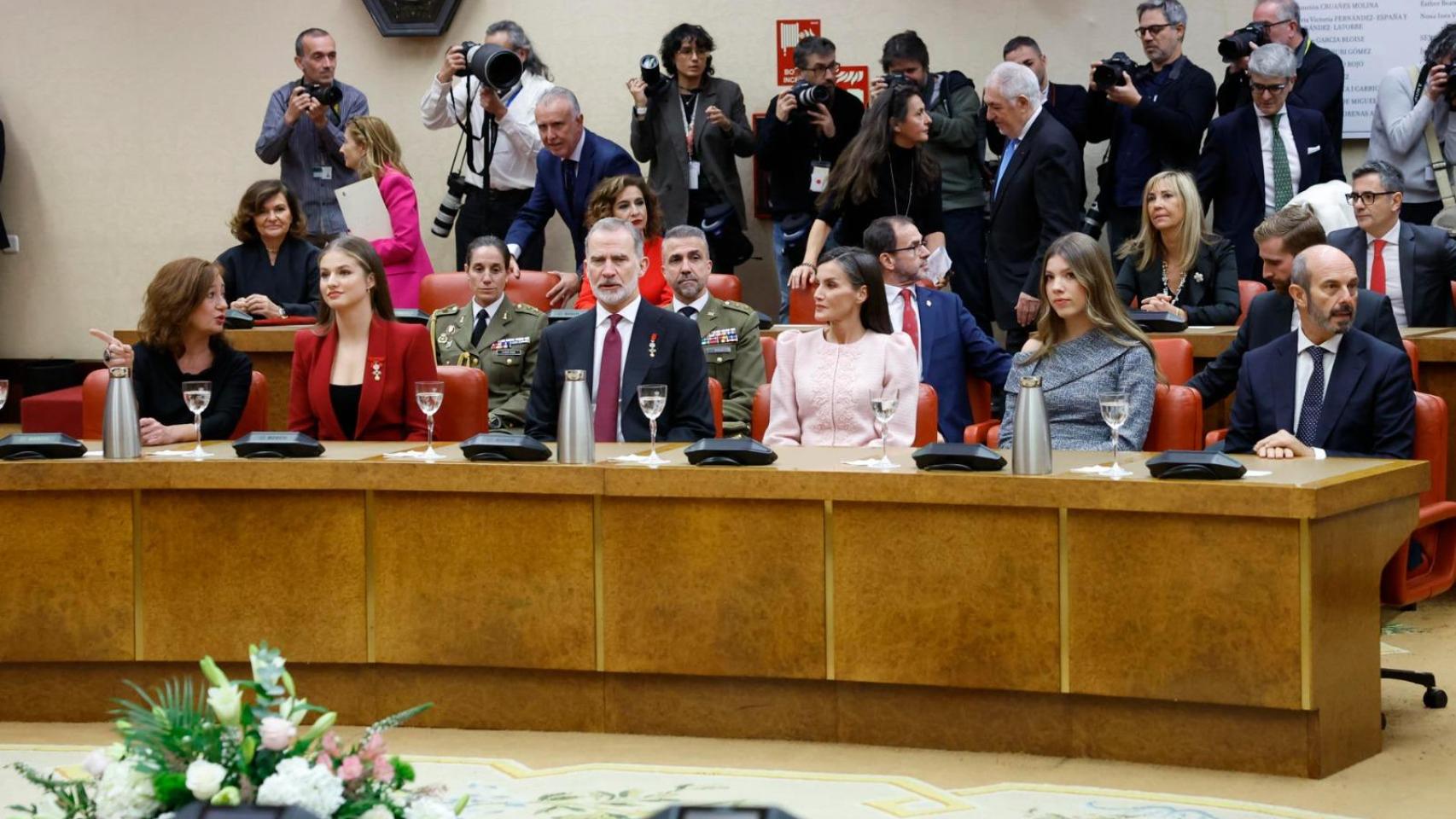Los Reyes durante el coloquio '50 años después: la Corona en el tránsito a la democracia'.