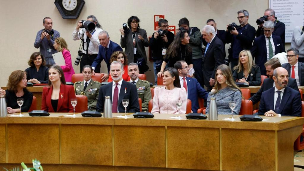 Los Reyes durante el coloquio '50 años después: la Corona en el tránsito a la democracia'.