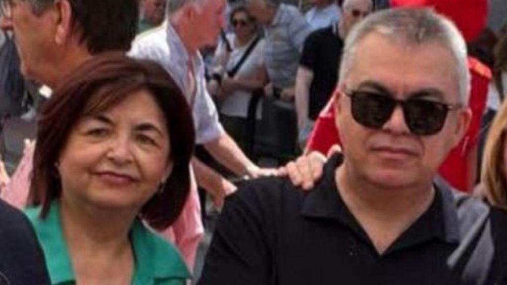 Santos Cerdán y su hermana Belén, el 8 de junio de 2025, en el conocido como 'Día de la Cereza'.