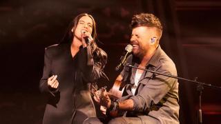 Pablo López y su asesora, Chiara Oliver, unieron sus voces en 'La Voz' interpretando 'Tulipanes'.