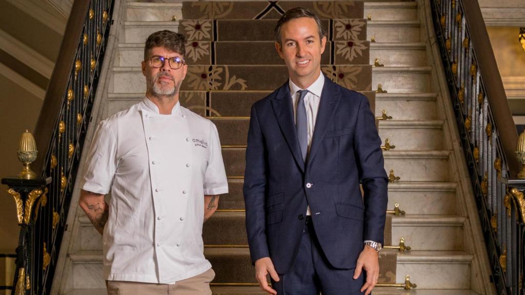 El chef Paulo Airaudo junto a Rafael González Ensesa, director general del Hotel María Cristina.