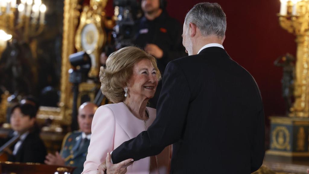 El rey Felipe VI y la emérita Sofía, visiblemente conmovidos.