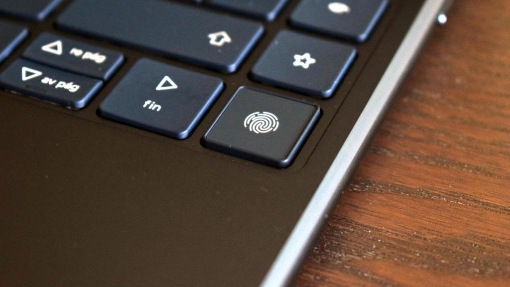 La tecla de sensor de huellas del Yoga 9i 2-in-1 Gen 10 Aura Edition