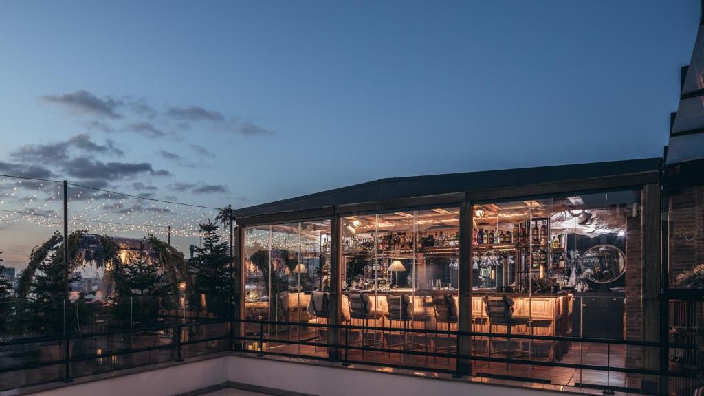 El rooftop con los iglús del Bless Hotel Madrid.