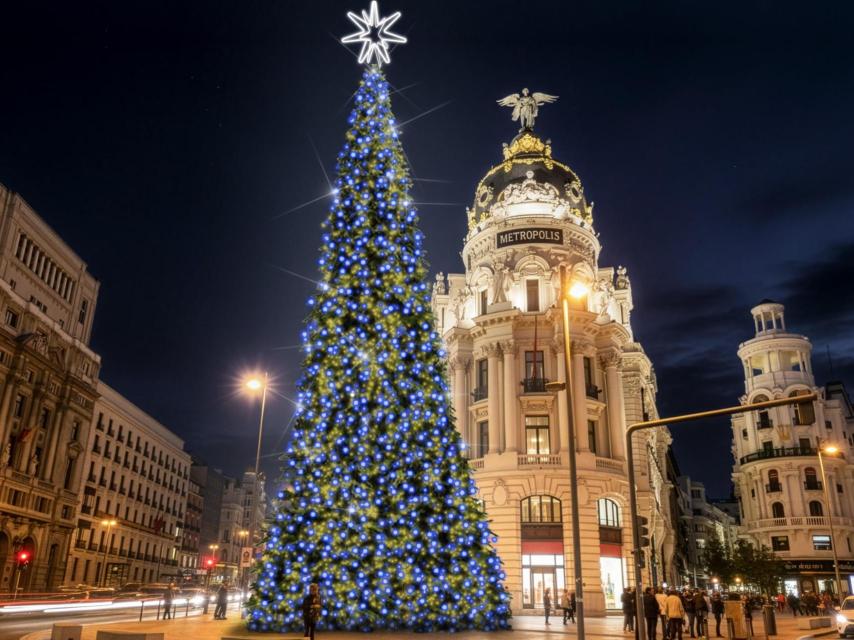 El gran abeto en Gran Vía con Alcalá.