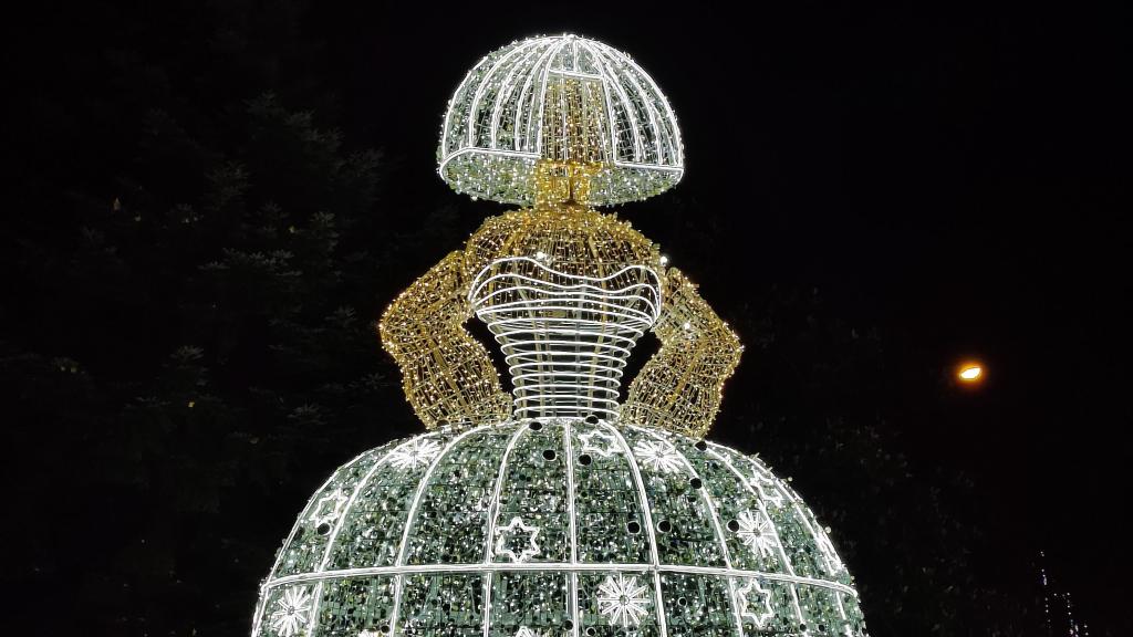 La menina del Paseo del Prado.