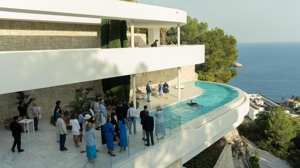 La espectacular casa en Xàbia que se utiliza en el éxito de Netflix.