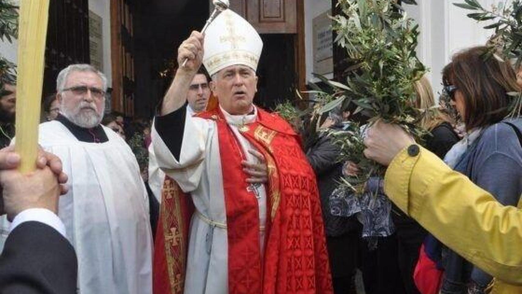 El obispo de Cádiz y Ceuta, Rafael Zornoza, el pasado Domingo de Ramos en Ceuta.