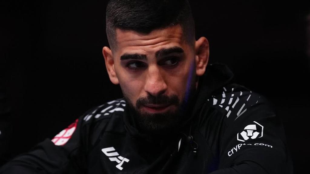 Ilia Topuria, en la esquina de su hermano Aleksandre en UFC Qatar
