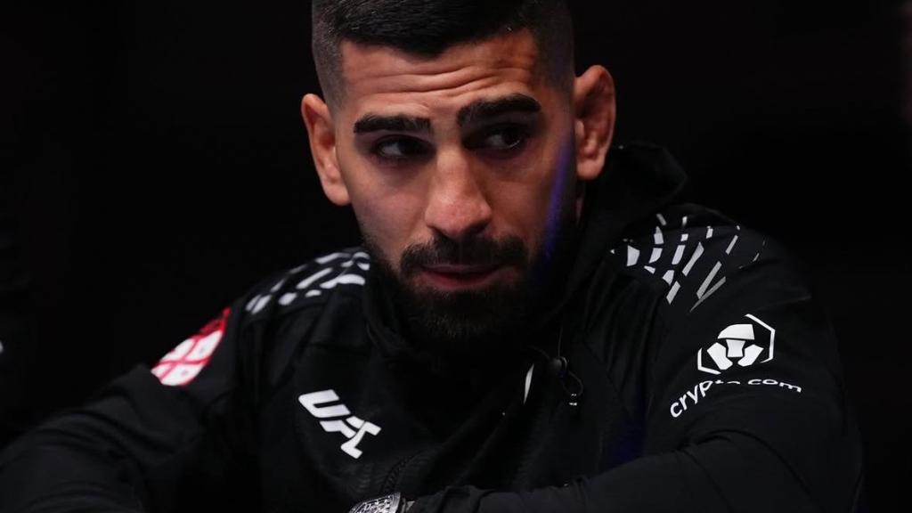 Ilia Topuria, en la esquina de su hermano Aleksandre en el UFC Qatar