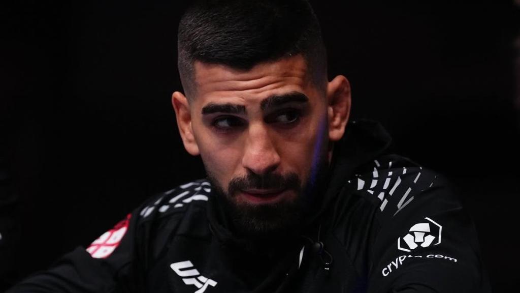 Ilia Topuria, en la esquina de su hermano Aleksandre en UFC Qatar