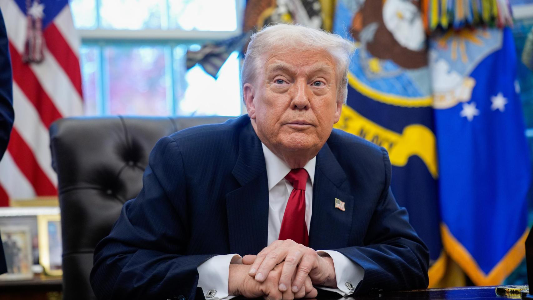 El presidente estadounidense Donald J Trump en el Despacho Oval