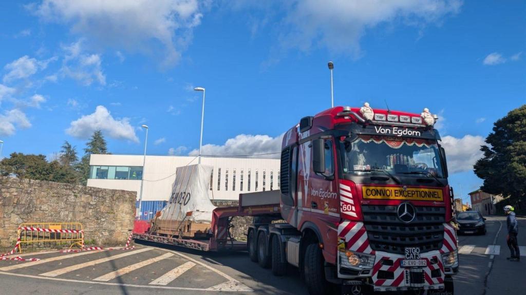 Llega al Centro de Protonterapia de Galicia el primer elemento del acelerador para el tratamiento de cáncer