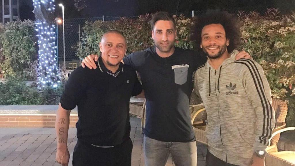 Roberto Carlos a la izquierda, Miguel Palencia en el medio y Marcelo a la derecha.