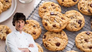 Jordi Cruz (47), chef Michelin, en un montaje de El Español