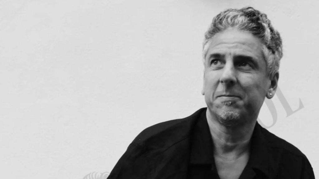 Martiño Ramos Soto, también conocido en los círculos de izquierda como 'Martinho o Minho', en una imagen reciente utilizada para mostrarse como fotógrafo en Cuba. E. E.