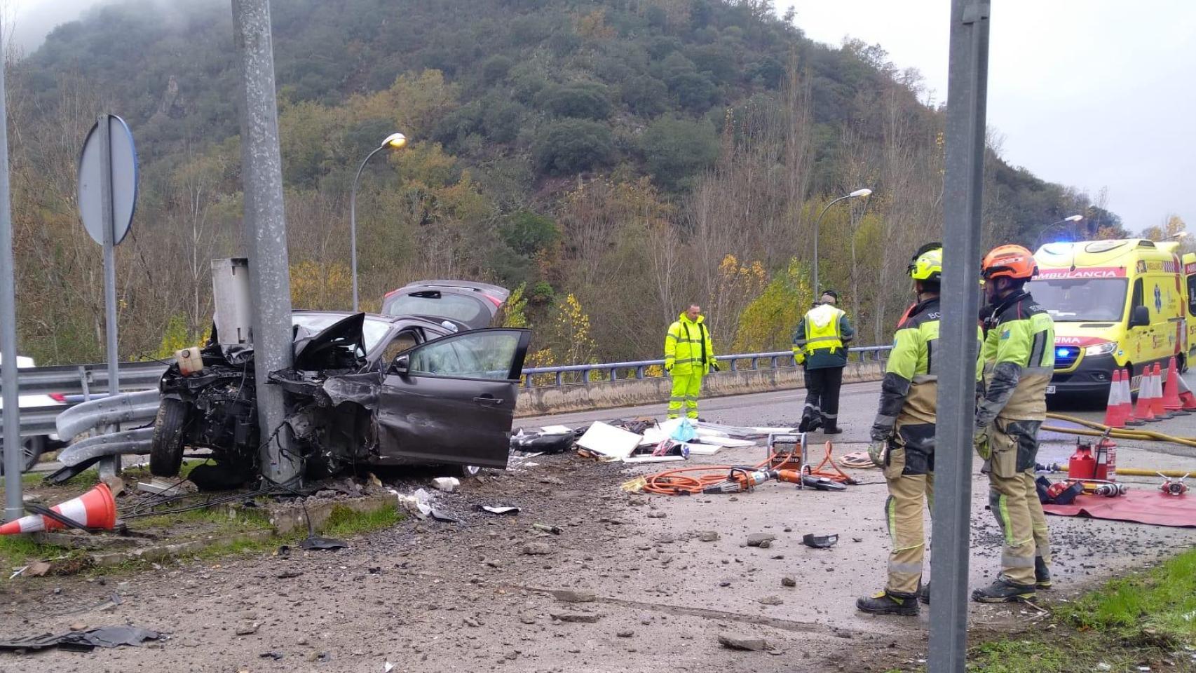 Accidente en la A-6, cerca de la entrada del túnel de Villafranca sentido Madrid.