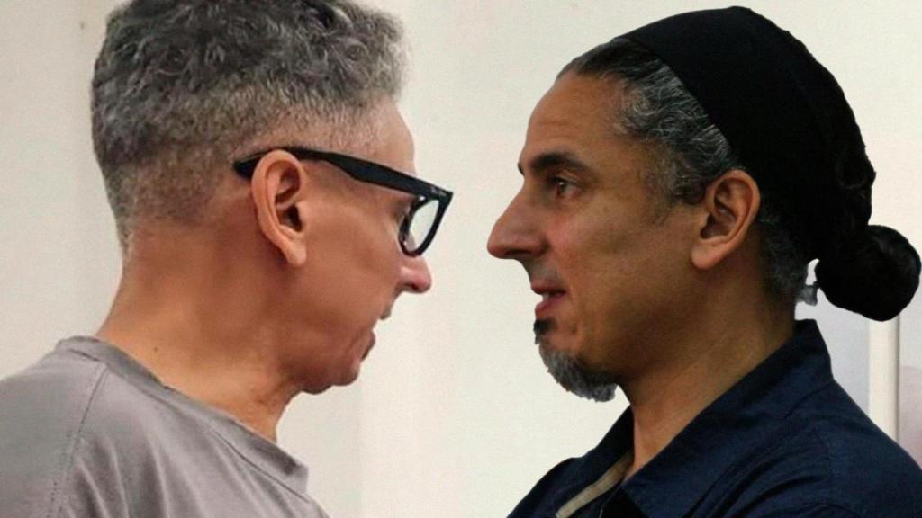 En la izquierda, una foto reciente donde se evidencia la nueva apariencia de Martiño: sin coleta ni barba, pelo degradado y gafas de vista. En la derecha, su estética habitual en Orense.