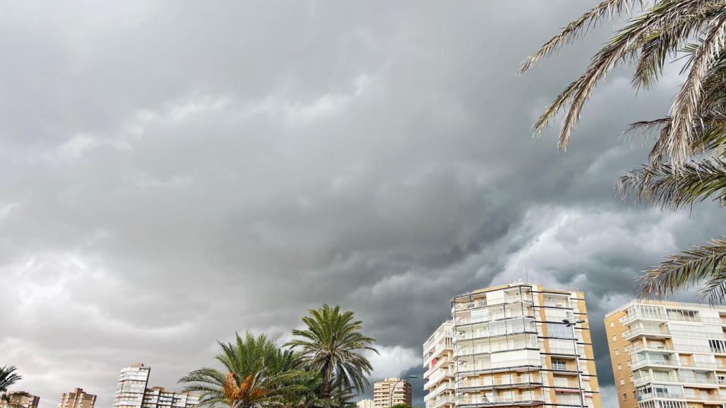 Aemet activa el aviso amarillo por vientos de hasta 80 kilómetros hora en estas zonas de  Alicante