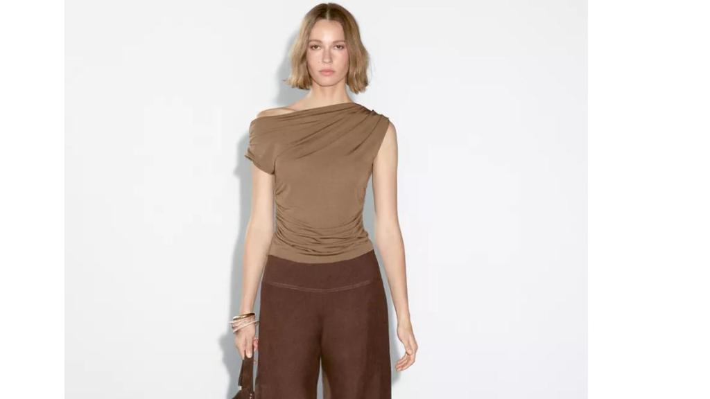 Top drapeado. Ref. 6892/109