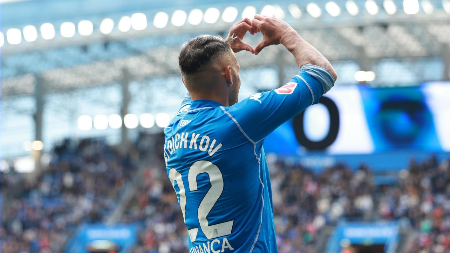 Stoichkov celebra su gol con el Deportivo ante el Ceuta.