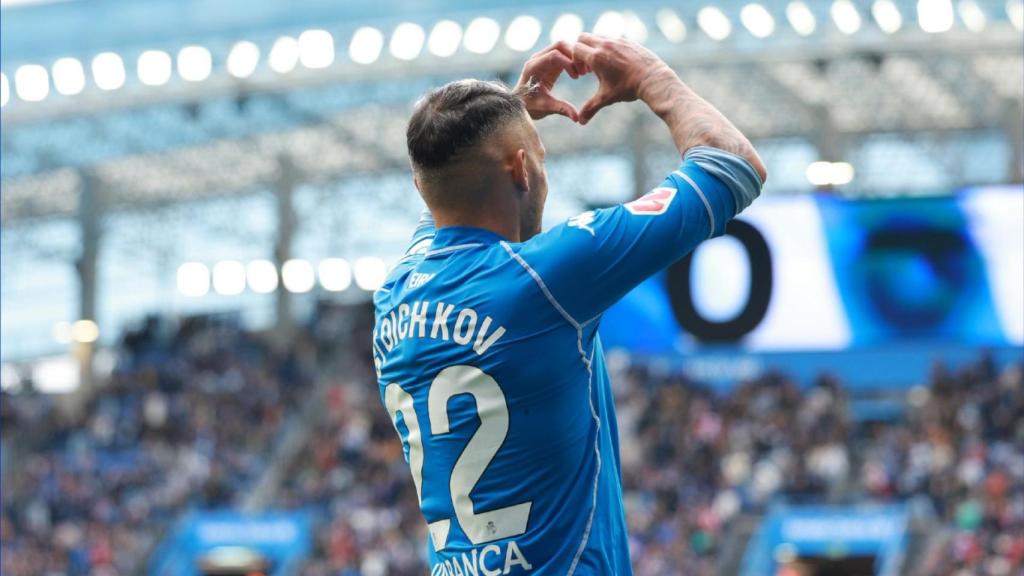 Stoichkov celebra su gol con el Deportivo ante el Ceuta.