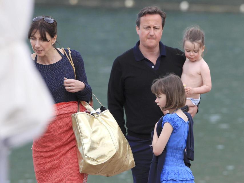 David, con su esposa y dos de sus hijos.