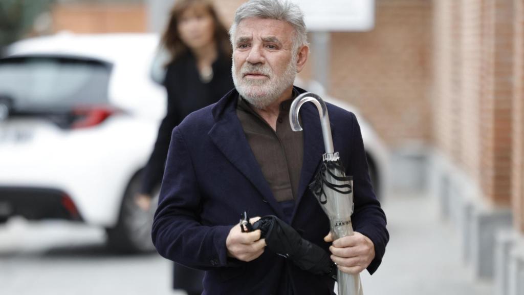 Joaquín Torres, llegando al tanatorio, este lunes día 24.