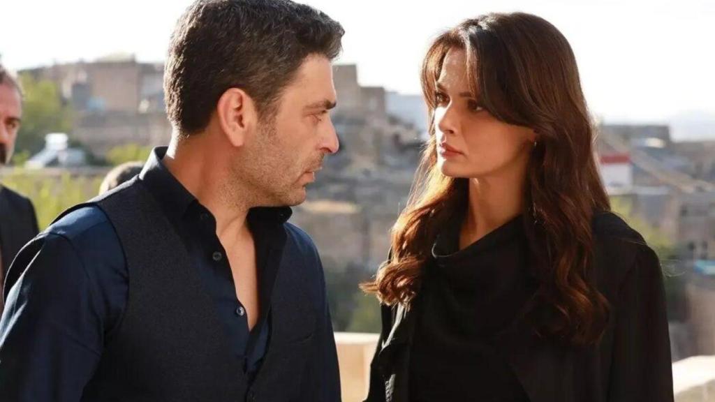 Los protagonistas de 'En tierra lejana', la serie turca que pronto emitirá Antena 3.