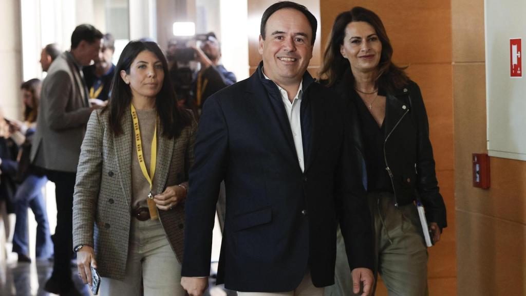 Juanfran Pérez Llorca, antes de registrar su candidatura para relevar a Carlos Mazón en la Presidencia de la Generalitat. Efe / Manuel Bruque