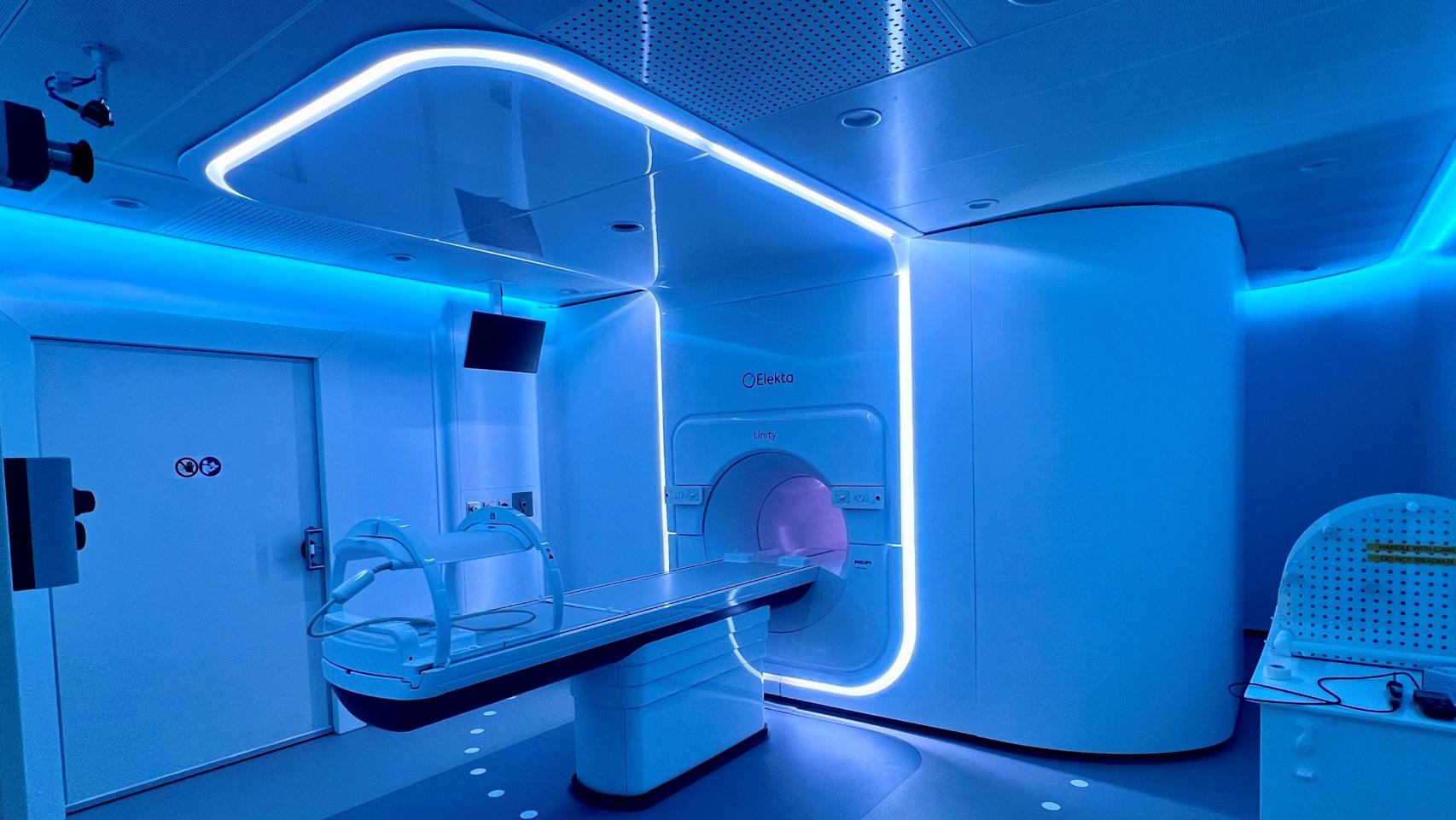 Nuevo acelerador lineal para radioterapia guiada por resonancia magnética.