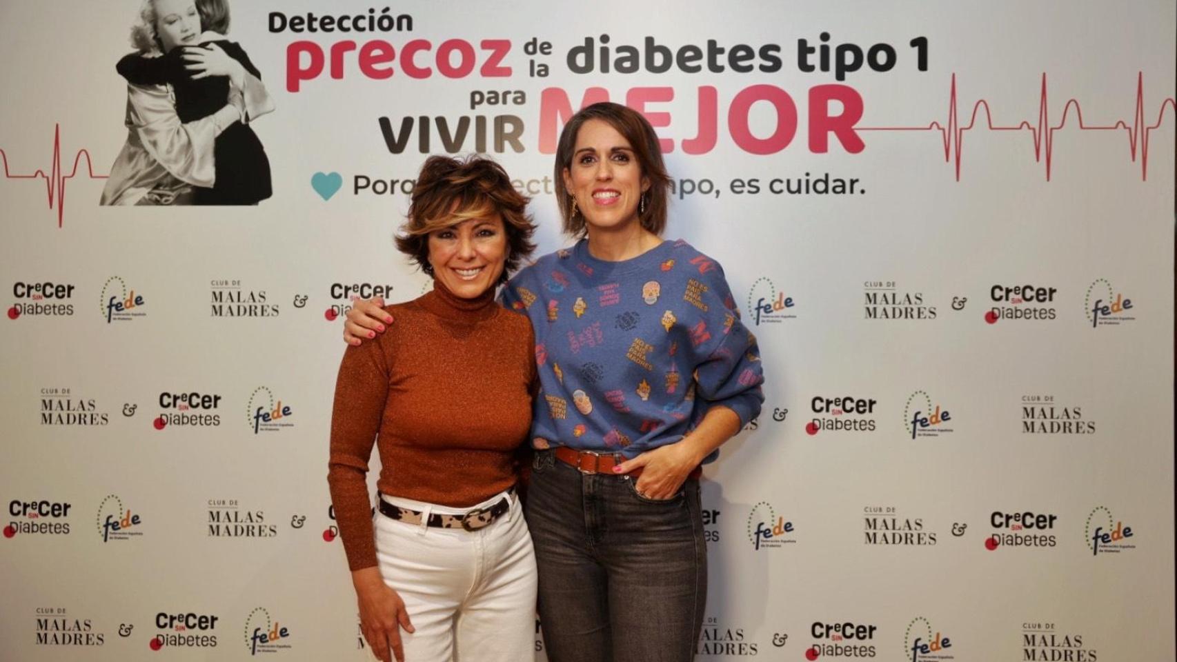 Laura Baena y Sonsoles Ónega posando en el 'photocall'.