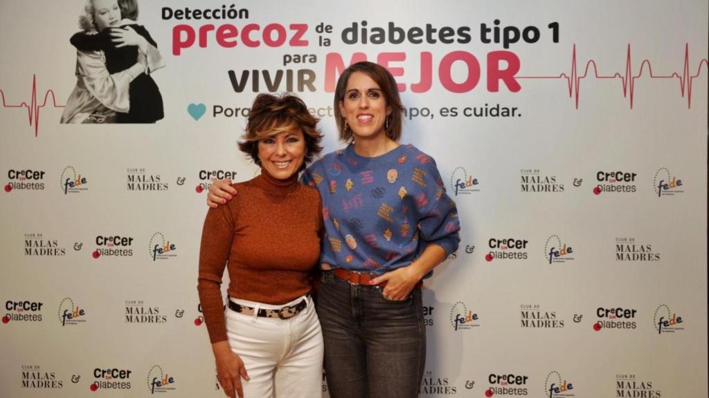 Laura Baena y Sonsoles Ónega posando en el 'photocall'.