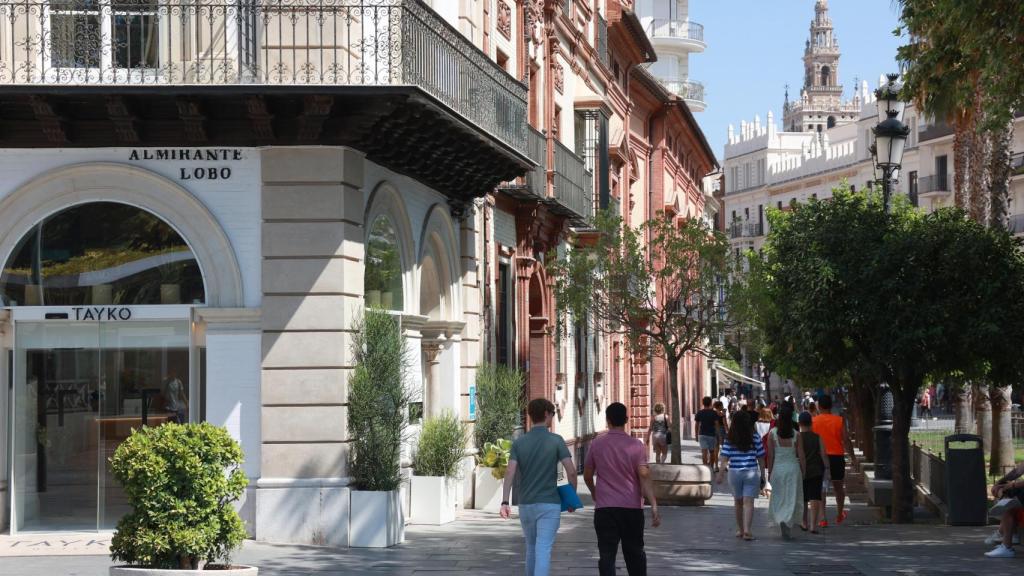 La avenida de la Constitución es la calle más cara de Sevilla por su elegancia y cercanía al tranvía