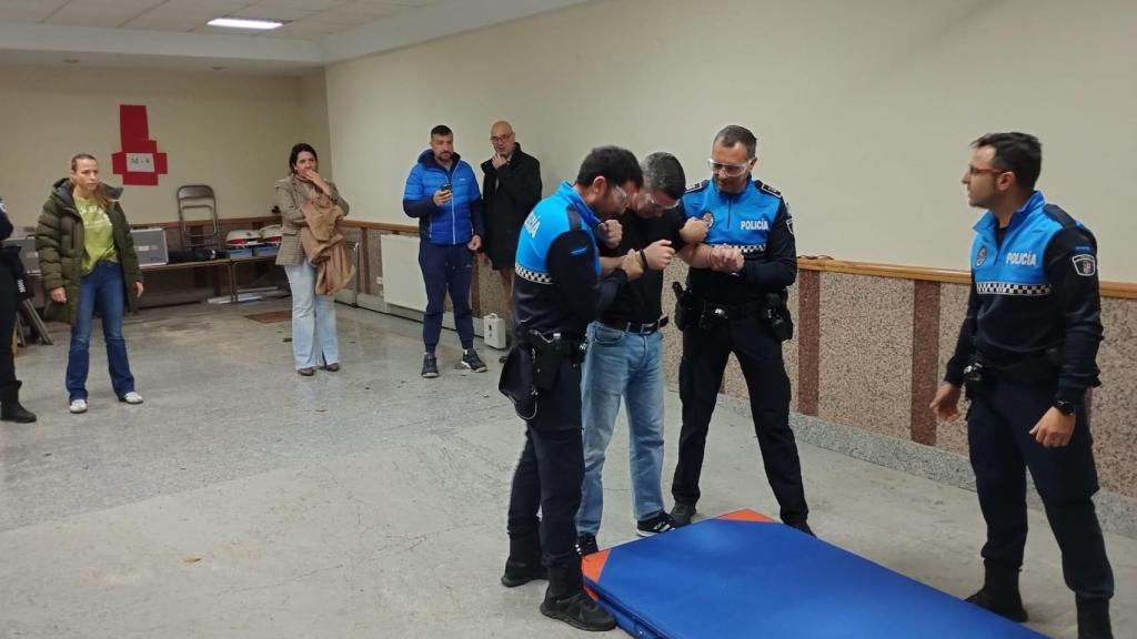 Formación teórica y práctica del uso de la táser en Santa Marta de Tormes