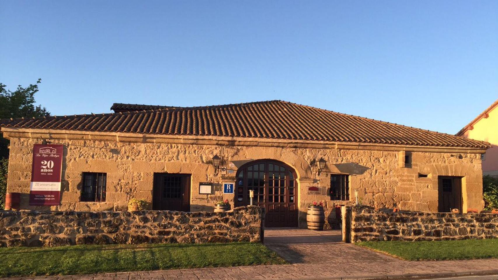 Asados en horno de leña, cocina riojana y una bodega de culto: el clásico de La Rioja Alta que no decepciona