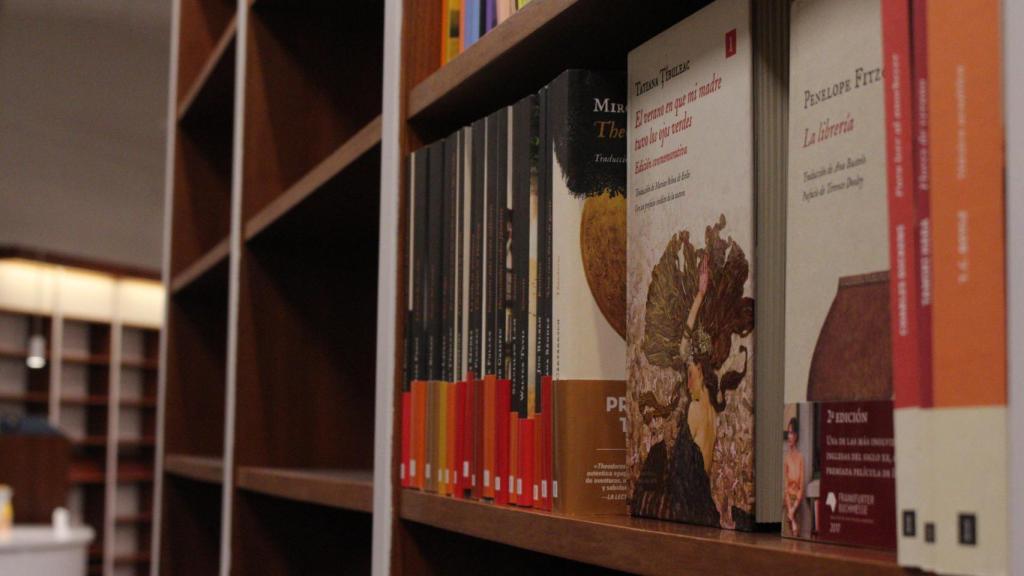 Algunos de los primeros libros de la nueva librería Lume.