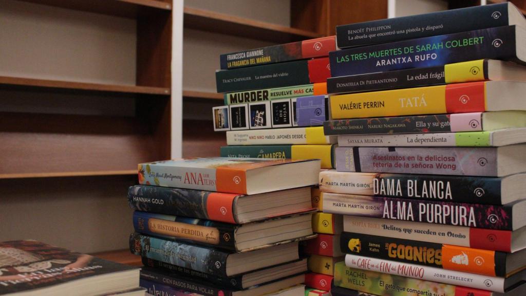 Algunos de los primeros libros que acaban de llegar a la librería Lume.