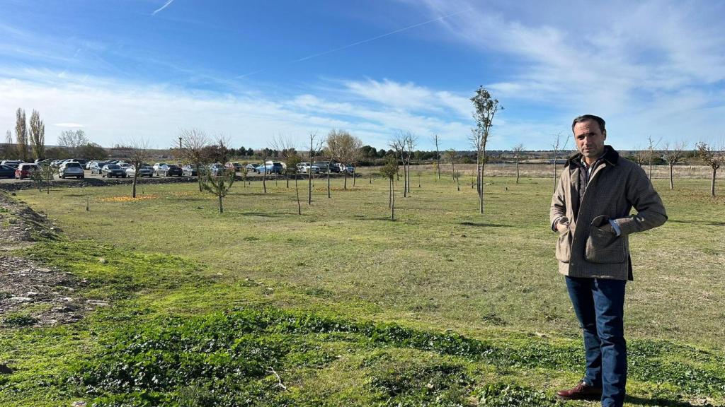El concejal Salvador Ruano muestra las instalaciones