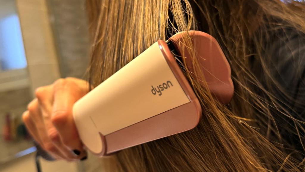 Dyson Airstrait